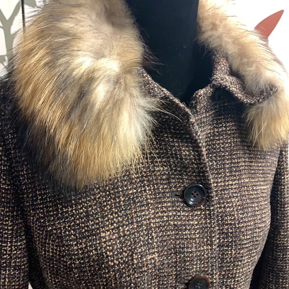 Ann Taylor Brown Tweed Coat with Faux Fur Collar - Picture 4 of 6